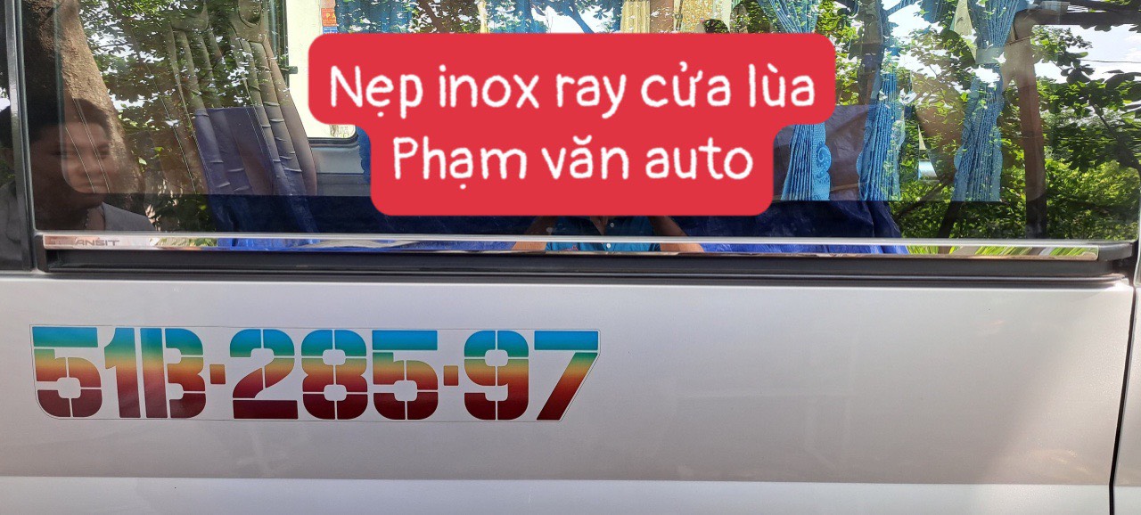 Op Nep Inox Ray Cua Lua Ford Transit 2