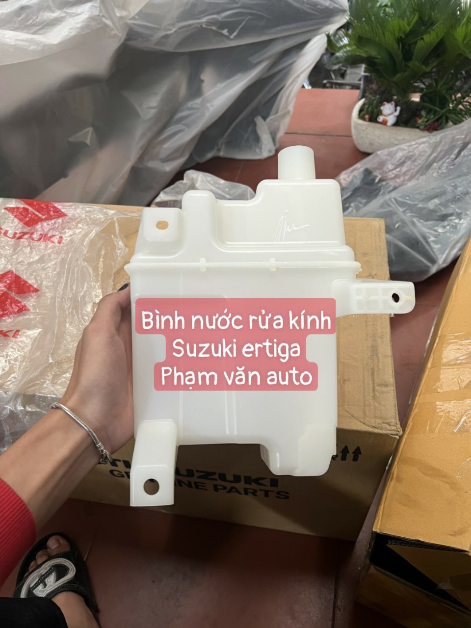 Bình Nước Rửa Kính Suzuki Ertiga 3845073R00000 Hàng Chính Hãng Phạm Văn Auto